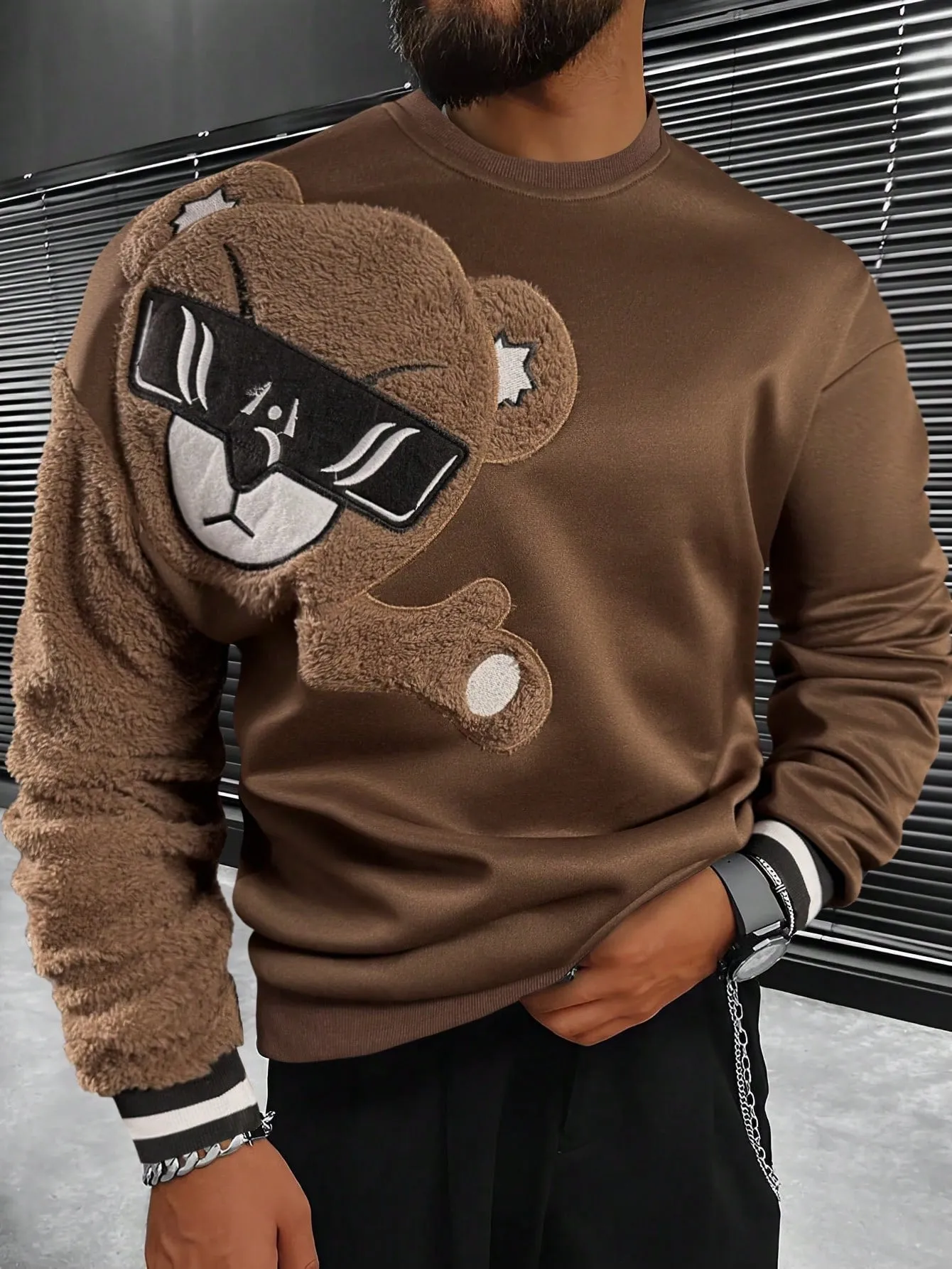 Manfinity Homme Men's Casual Bear Pattern Pullover With Round Neck